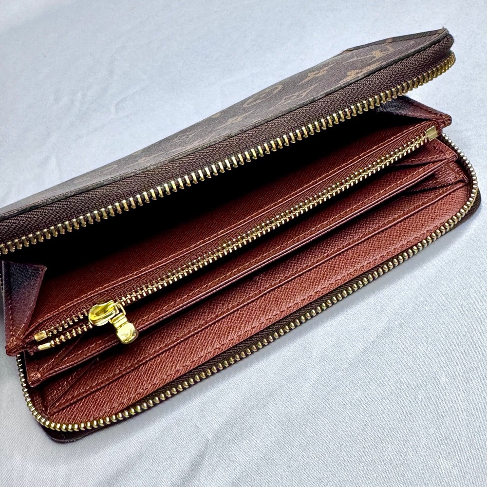 Louis Vuitton Brown and Gold Monogram Wallet - Picture 5 of 7